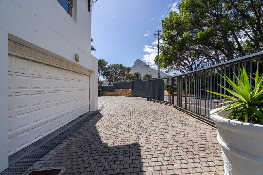 2 Bedroom Property for Sale in Camps Bay Western Cape